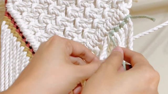 Macrame-Boho-Chic-Sling-Bag-Simple-Easy-Tutori. смотреть онлайн