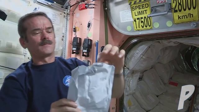 Что и Как едят космонавты в космосе? смотреть онлайн