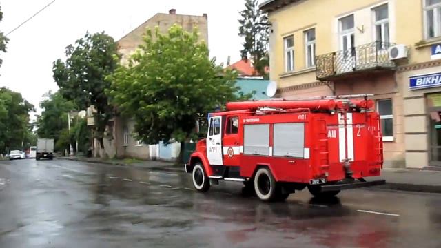 ZIL AC 2,5-40 fire truck responding смотреть онлайн