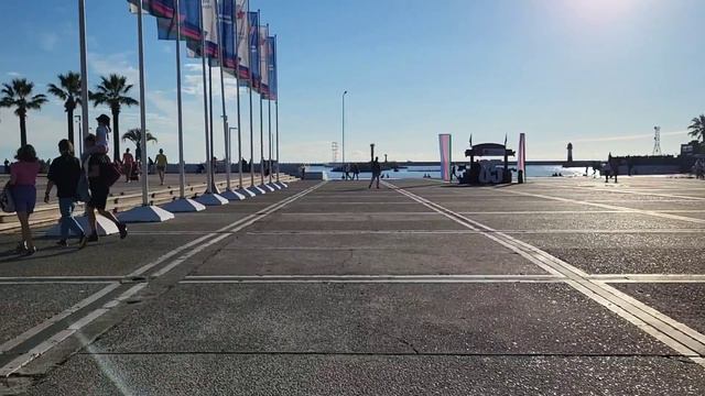 ВПЕРВЫЕ ТАКОЕ ВИЖУ Прогулка по набережной в СОЧИ🏝 МОРСКОЙ ПОРТ🚢🌊 смотреть онлайн