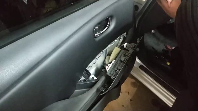 Nissan Leaf Nissan Leaf disassembly door (разборка дверей) II смотреть онлайн