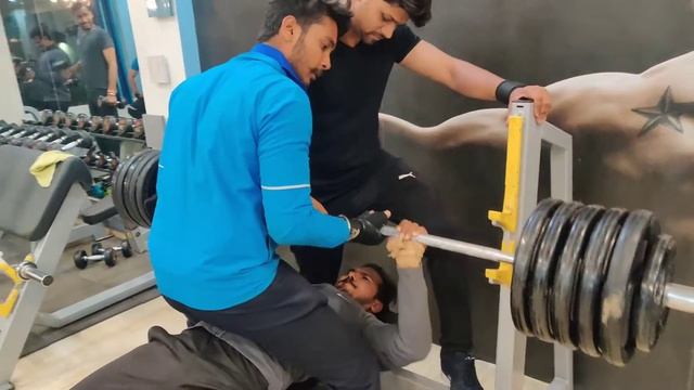 Heaviest Chest Press In Our Gym 130kg #chestpress