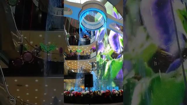 Курс. Фонтан в новом торговом центре. смотреть онлайн