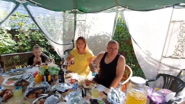 А мы всё празднуем! день рождения продолжается! Обзор урожая на даче! Киев, Украина смотреть онлайн