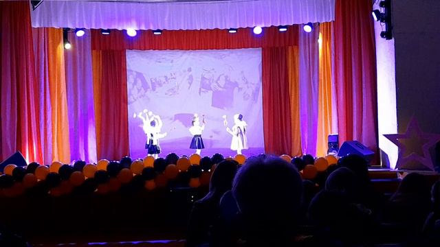 Майский вальс в исполнении малышей