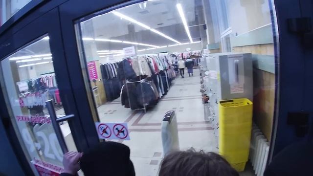 ШКОЛЬНИКИ НА СЕКОНД ХЕНДЕ ЗАБРАЛИ ВСЁ смотреть онлайн