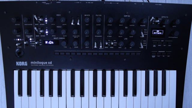 Making sounds with MINILOGUE XD tutorial - Episode 02 - Keys & Pad смотреть онлайн