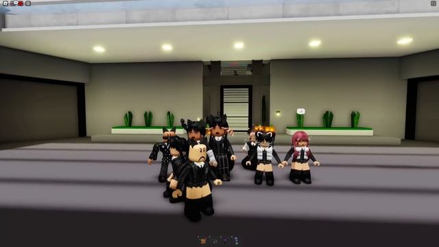 WEDNESDAY BARBİE'Yİ KAÇIRIYOR?AYŞEM ECE ARI?ARIGİLLER?ROBLOX Brookhaven?RP смотреть онлайн