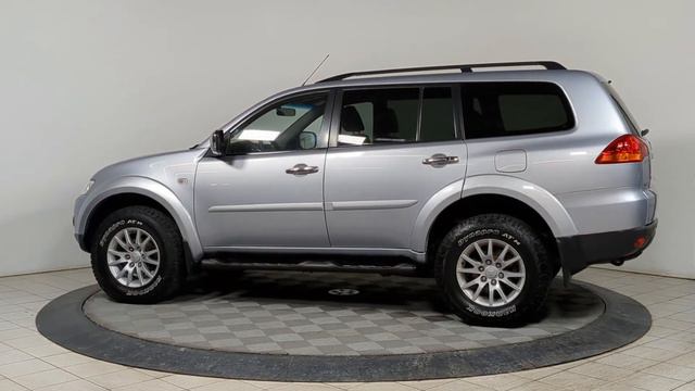 Mitsubishi Pajero Sport смотреть онлайн