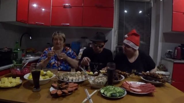 Гительман и Горин Балдеют На Новогодних Праздниках смотреть онлайн