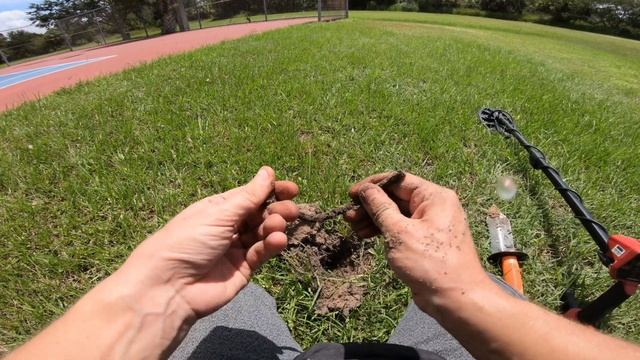 PARK Metal DETECTING! | Searching for GOLD! (E4) | Minelab Vanquish 440 Metal Detector смотреть онлайн