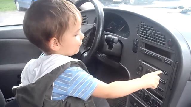 2013 06 13 Ян достает в машине диски смотреть онлайн