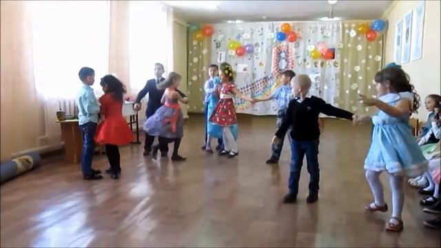 танец 8 марта смотреть онлайн