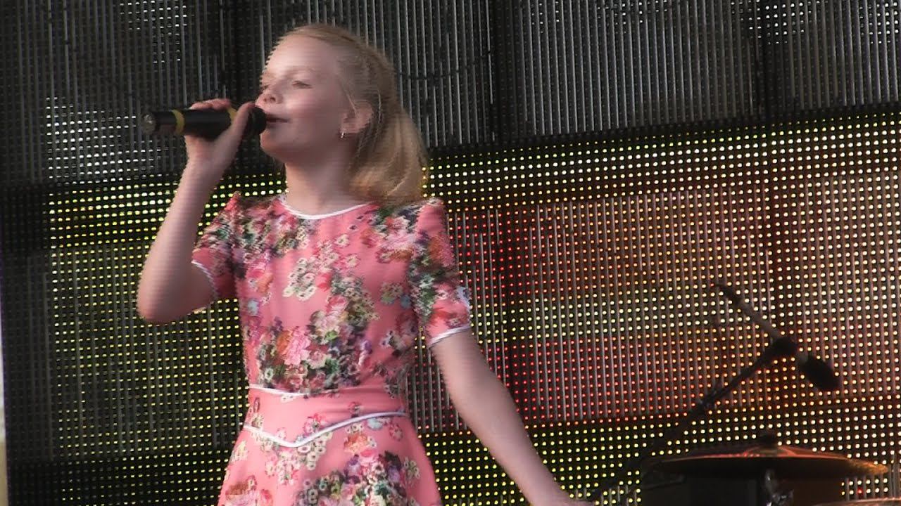 Ангелина Балакина - Осени не будет никогда смотреть онлайн