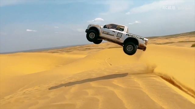 Traction Hobby 1/8 Scale Ford F-150 RAPTOR Off-road Bash, Driving Sand | Rc Crawler смотреть онлайн