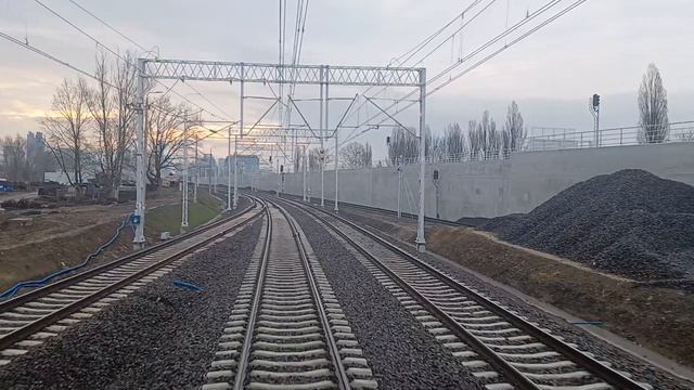 Warszawa Zachodnia P9 - Warszawa Aleje Jerozolimskie z tyłu pociągu IC "Witos". 09.04.2023 r. смотреть онлайн