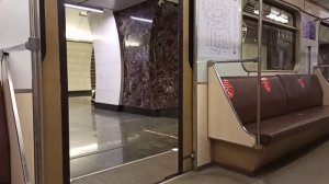 Метро Москвы|Прибытие поезда на станцию Верхние Лихоборы и проезд до станции Селигерская