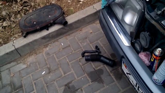 Мерседесы, Mercedes 124 бензин, советы как самому снять промыть инжекторы давления и разные засады. смотреть онлайн