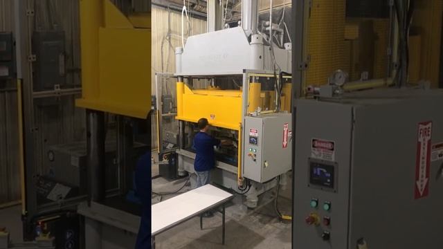 Compression Molding HDF (High-Density Fiberboard) at U.S. Trim, Inc смотреть онлайн