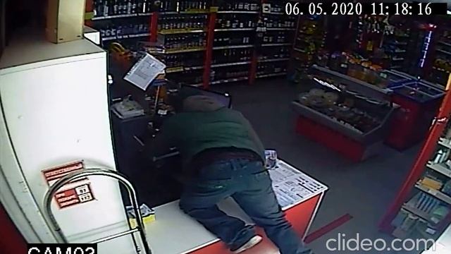 Похитил деньги из кассы и скрылся: задержали смотреть онлайн