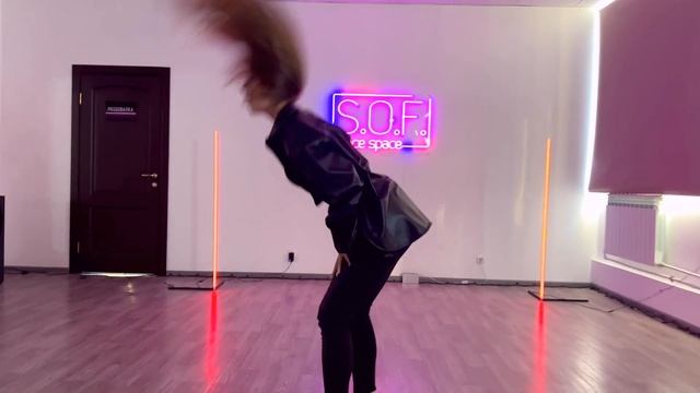 [ KPOP ONE TAKE ] HwaSa - "I'm a 빛" | DANCE COVER | смотреть онлайн