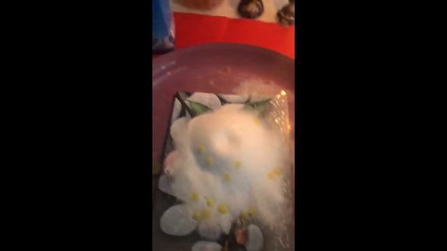 Ведунья Мария показывает ритуал очищение солью по фотографии. смотреть онлайн