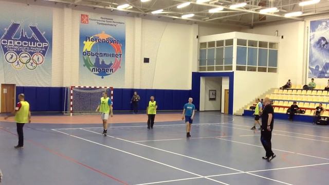 Гандбольный матч смешанных составов болельщиков и игроков "Невы" (ч1) смотреть онлайн