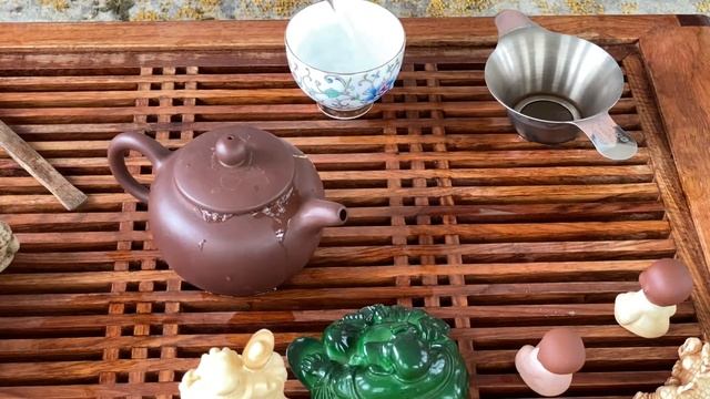 Шен Пуэр коричневого чайного дерева 2018 года смотреть онлайн