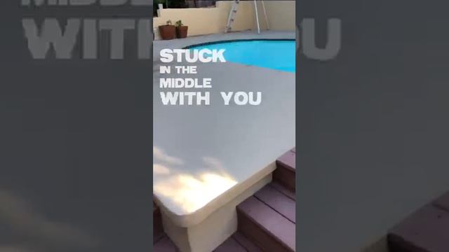 Stuck In The Middle with who?! Michael Madsen Recreates ‘Reservoir Dogs’ Scene - Quarantine style смотреть онлайн