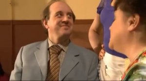 Одна за всех - Официантка Люба - Соседка.