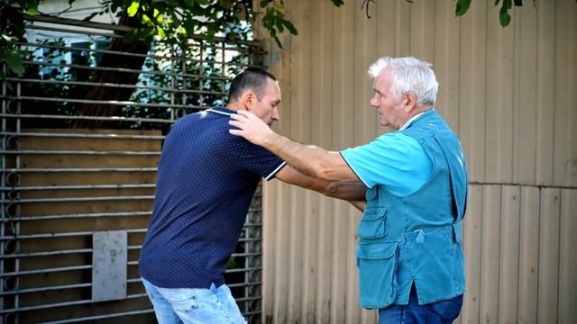 Что эффективнее, ладонь или кулак? смотреть онлайн