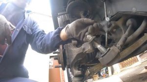 Как снять и смазать передний подшипник ступицы chrysler Dodge