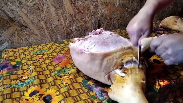 Забой свиньи, разделка передней и задней части смотреть онлайн