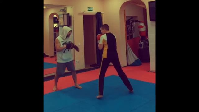 Персональные занятия по боксу в Школе боевых искусств Анатолия Чиканчи смотреть онлайн