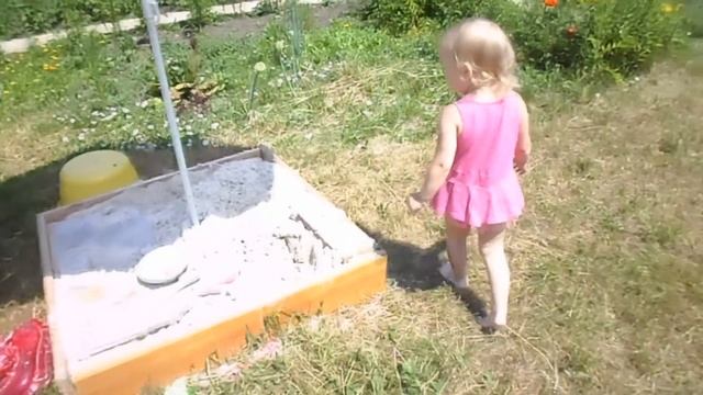 Кататься на самокате, играть с говорящим хомяком и котом Томом, играть в песочнице с Алисой!!!!! смотреть онлайн