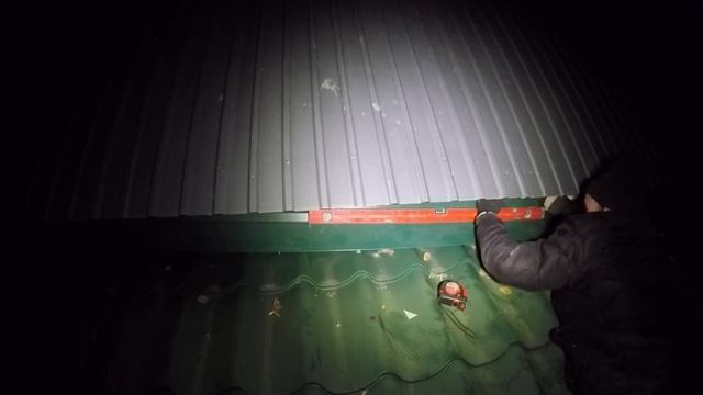 Установка под крышу дома ветровую планку. смотреть онлайн