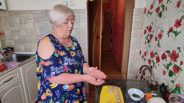 Когда всё надоело...лёгкий суп с фрикадельками ?