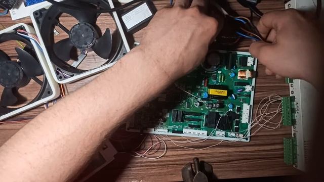Холодильник HITACHI - Перевод модуля с инверторного на простой компрессор, Компрессор - WL16H10DAN смотреть онлайн
