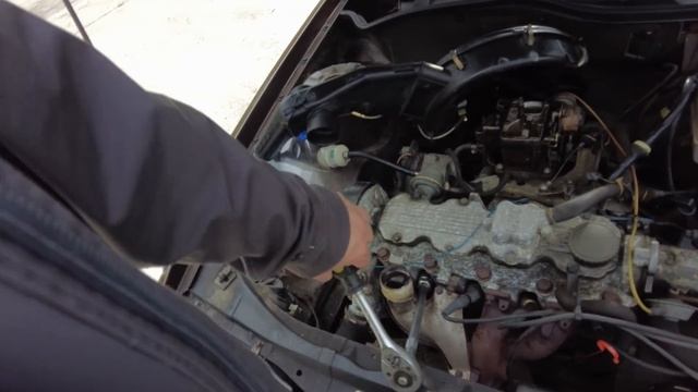 ERSTER Motorstart nach 22 Jahren Scheune… Kriegen wir Leben in diesen alten Opel Ascona? смотреть онлайн