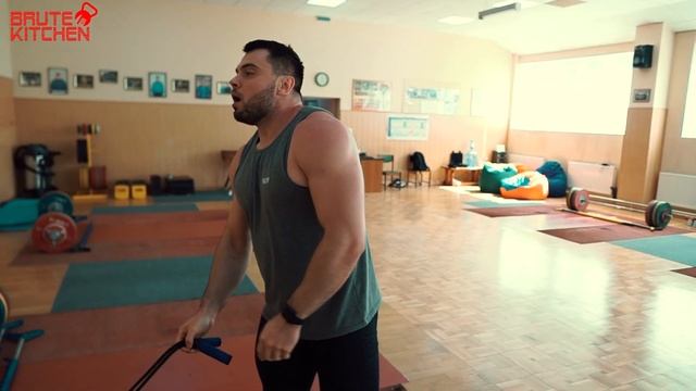Circuit Weightlifting Training with Alexey Torokhtiy / BRUTE KITCHEN смотреть онлайн