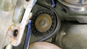 Как поменять ремень генератора на Рено (1,6 16V K4M). How to change the alternator belt to Renault