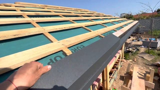 Карнизный свес на вальмовой крыше под металлочерепицу. Как устанавливаю капельник, карнизную планку смотреть онлайн