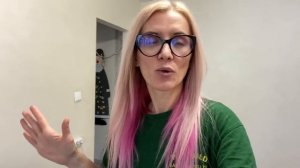 Кира выгнала из дома. Забыла про день рождения. Сережа спасает Киру. Устала от уроков).