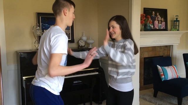 Can You Keep Your Balance? Fun Keep Your Balance Game To Help Settle sibling fights! смотреть онлайн