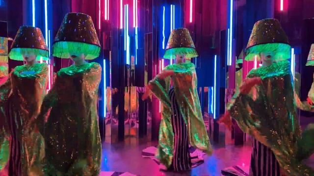 VOGUE BY SHOW QUINTESSENCE PROMO смотреть онлайн