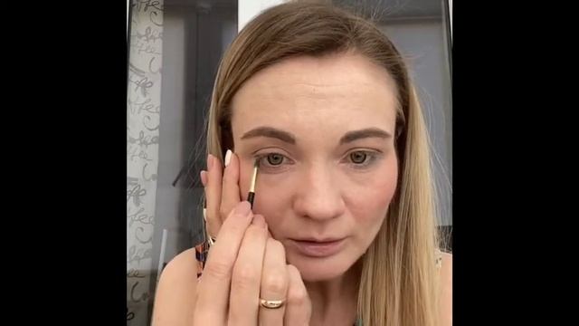 Макияж с зелёным акцентом из 8-ми средств смотреть онлайн