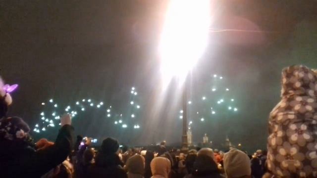 Огромное количество фейерверков в Санкт-Петербурге смотреть онлайн