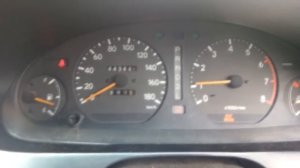 Двигатель заводится - работает - глохнет и снова заводится.