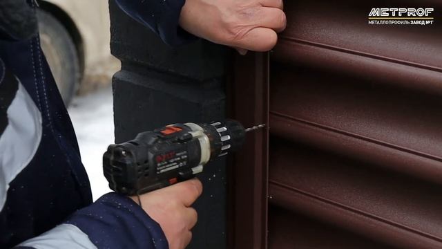 Монтаж забора жалюзи YardWall от завода Металлопрофиль смотреть онлайн