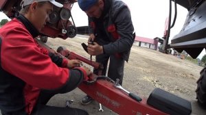 Порвалась цепь на Торум 750,уронили жатку на Акрос 595 плюс\Фермер Атрощенко